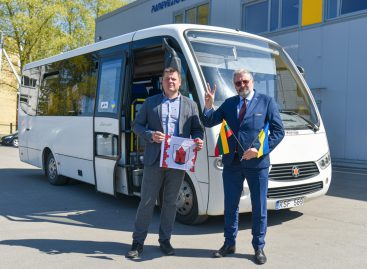 Panevėžiečiai padovanojo Ukrainai autobusą