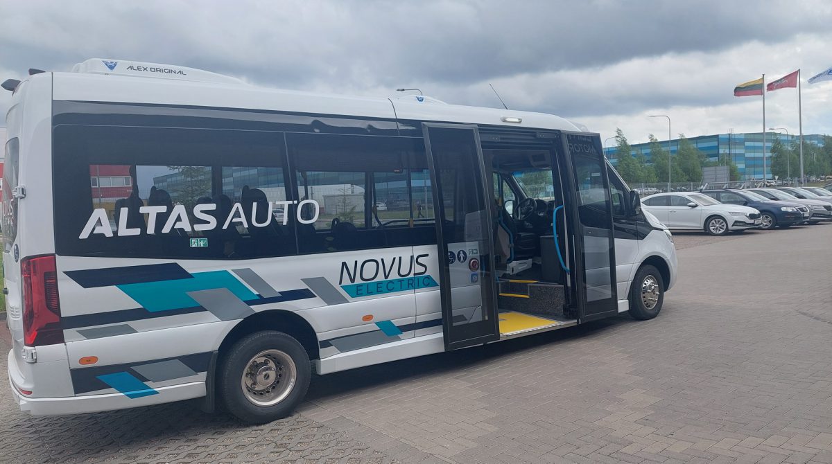 Susisiekimo ministerija Lietuvos autobusų parkus kviečia atnaujinti elektriniais ir vandeniliniais autobusais: skiriamas 66 mln. Eur finansavimas