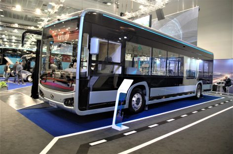 ES ieško susitarimo su Lotynų Amerikos šalimis: elektriniai autobusai mainais į ličio atsargas