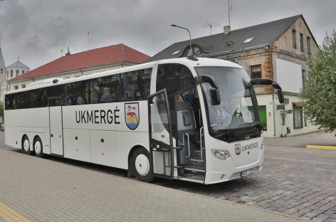 Ukmergiškiai įsigijo žmonėms su negalia pritaikytą turistinį autobusą