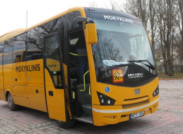 Šiaulių rajono mokykloms perduoti geltonieji autobusai