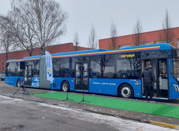 Klaipėdoje – pirmieji Lietuvoje sudvejinti elektriniai autobusai