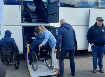 Asmenų su negalia kelionės Lietuvoje: kodėl nuskristi į užsienį kartais lengviau nei iš periferijos autobusu pasiekti Vilnių ir kada išjudinsime šią „sniego gniūžtę“
