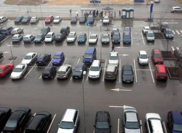 Patvirtintos naujos automobilių stovėjimo Vilniuje lengvatos ir įkainiai