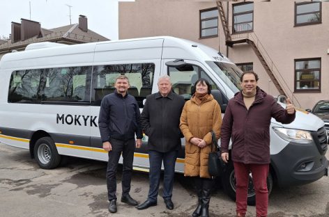 Anykščių rajono savivaldybei – mokyklinis autobusas