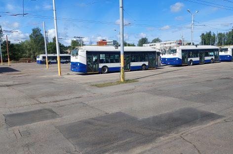 „Rigas satiksme“ skelbia rinkos tyrimą 120 autobusų įsigyti