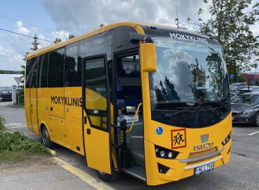 Riešės gimnazijai – naujas mokyklinis autobusas