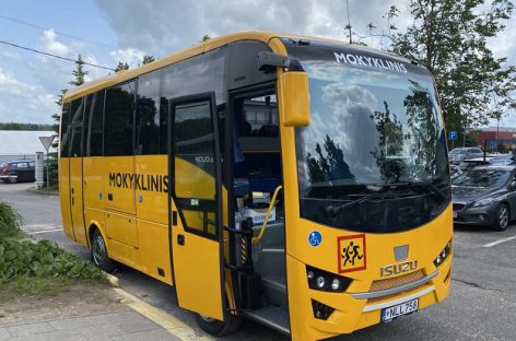 Riešės gimnazijai – naujas mokyklinis autobusas