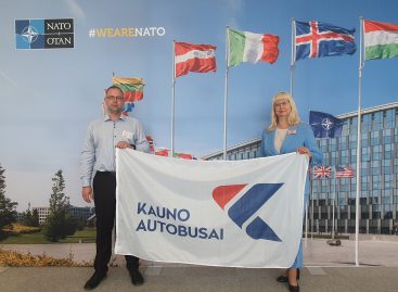 Simpoziumo nugalėtojai aplankė NATO būstinę: tarp jų – ir „Kauno autobusų“ atstovas