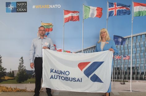 Simpoziumo nugalėtojai aplankė NATO būstinę: tarp jų – ir „Kauno autobusų“ atstovas