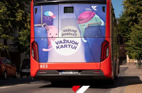 Reklama ant Kauno autobusų kviečia – važiuok kartu