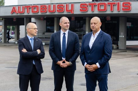 Susisiekimo ministerija atveria duomenis apie viešąjį transportą: kas perveža daugiausiai keleivių, kiek stotelių ir kur seniausi autobusai?