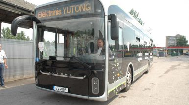 Atėnai planuoja troleibusus pakeisti elektriniais autobusais