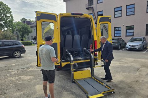 Anykščių rajono savivaldybės transporto parką papildė naujas elektrinis autobusas