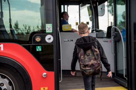 Kelionės į mokyklą pradžiamokslis: patarimai jauniesiems keleiviams