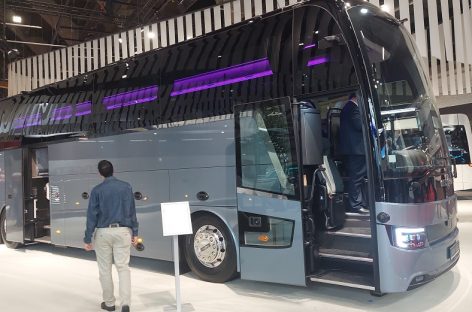 „VDL Bus Group“ stende – dviejų prekės ženklų autobusai