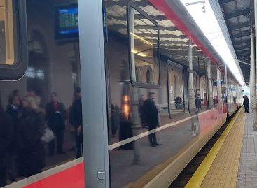 Ministras J. Taminskas: „Perpus mažiname traukinių bilietų kainas“