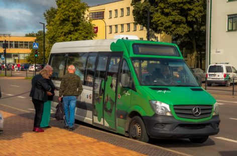 Uždarius A. Juozapavičiaus tiltą Alytuje, keleivius veš 01, 02, 03 maršrutai