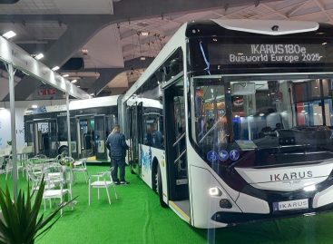 Senas vardas, naujas autobusas: sudvejinto elektrinio „Ikarus” premjera „Busworld Europe 2025″