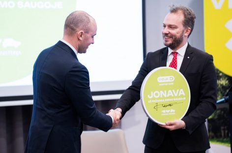 Ministras Juras Taminskas apdovanojo pirmąjį „Vizija 0 miestą“ Lietuvoje
