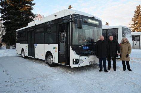 UAB „Pakruojo autotransportas“ autobusų parką papildė naujas elektrinis autobusas