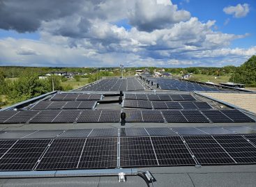 ZF pristato modernizuojamas „SolarBoost“ saulės baterijas autobusų parkams