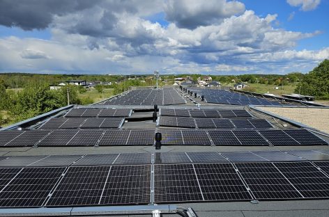 ZF pristato modernizuojamas „SolarBoost“ saulės baterijas autobusų parkams