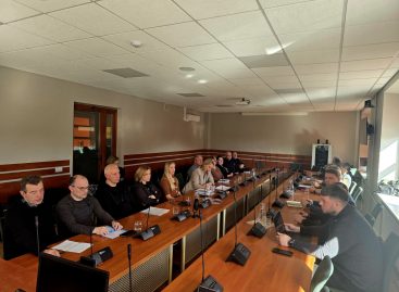 Anykščių rajono savivaldybė reikalauja ataskaitos iš elektrinių mokyklinių autobusų tiekėjų