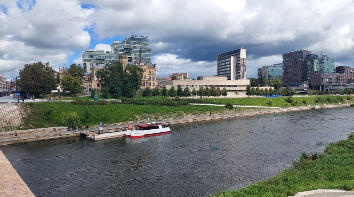 Prieš pat sezono startą pakrikštyti du nauji Vilniaus laivai: pirmąją dieną – gyventojai kviečiami plaukti nemokamai