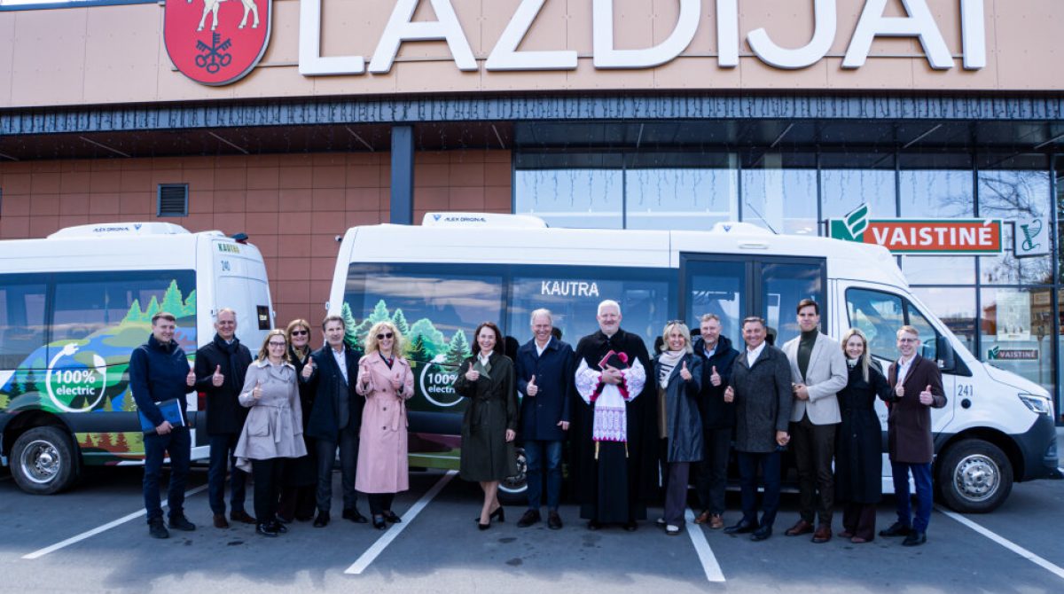 Lazdijų rajone pristatyti nauji modernūs autobusai