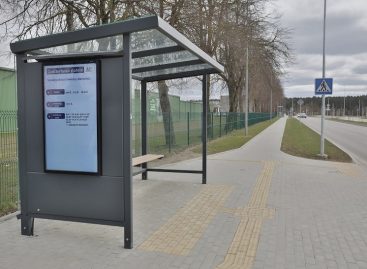 Ukmergėje įrengta išmanioji transporto stotelė