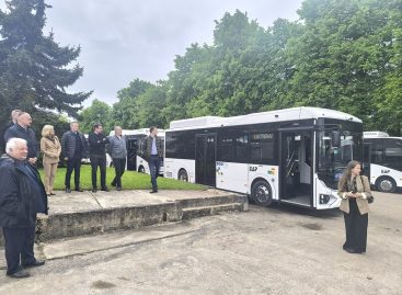 Elektrėnų autobusų parką papildė 11 naujų elektrinių KING LONG autobusų