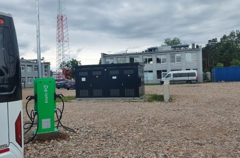 Elektromobilių Lietuvoje – rekordiškai daug: ko vairuotojai tikisi iš įkrovimo?