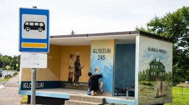 Apleista stotelė tapo Igliškėlių istorijos metraščiu