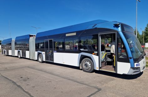 Vilnius testuoja beveik 25 metrų ilgio elektrinį autobusą