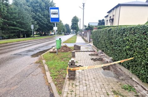 Radviliškyje atnaujinamos autobusų stotelės – bus patogiau laukti autobuso