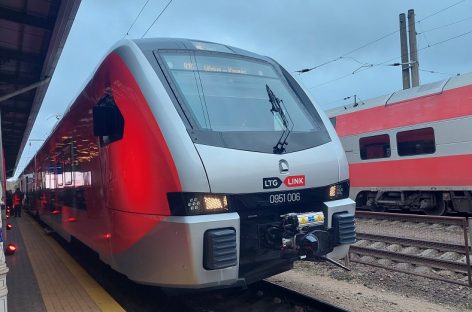 Istorinė diena Lietuvos geležinkeliams: į pirmąją kelionę išriedėjo naujasis „Stadler“ traukinys